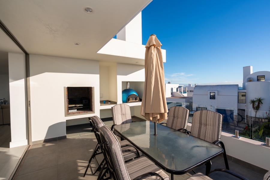 5 Bedroom Property for Sale in Paradise Beach Western Cape